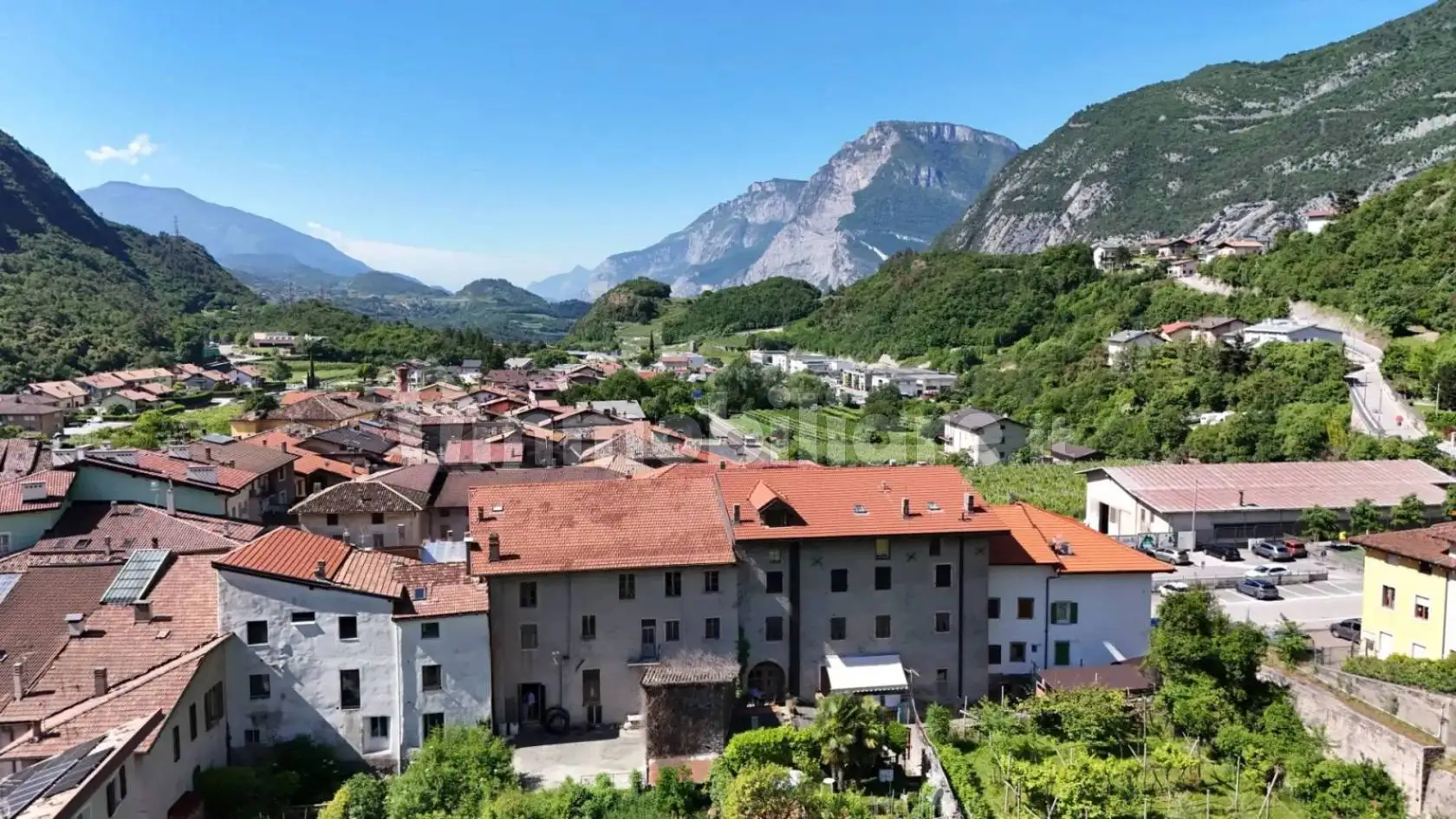 Casa indipendente in vendita a Vallelaghi