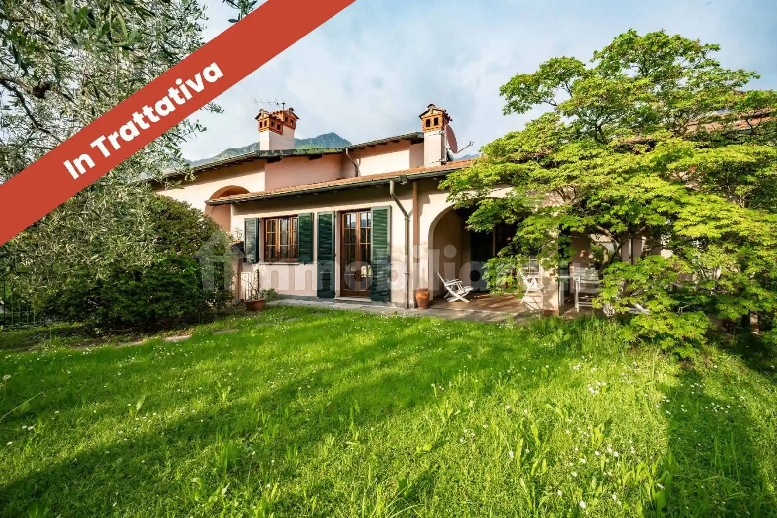 Villa in vendita a Mandello del Lario