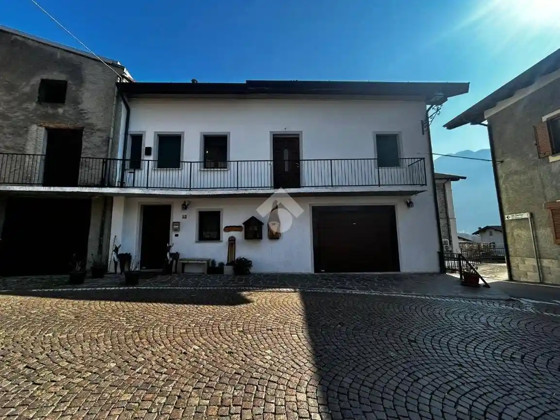 Trilocale via Cavour 14, Centro, Dubino - foto 2