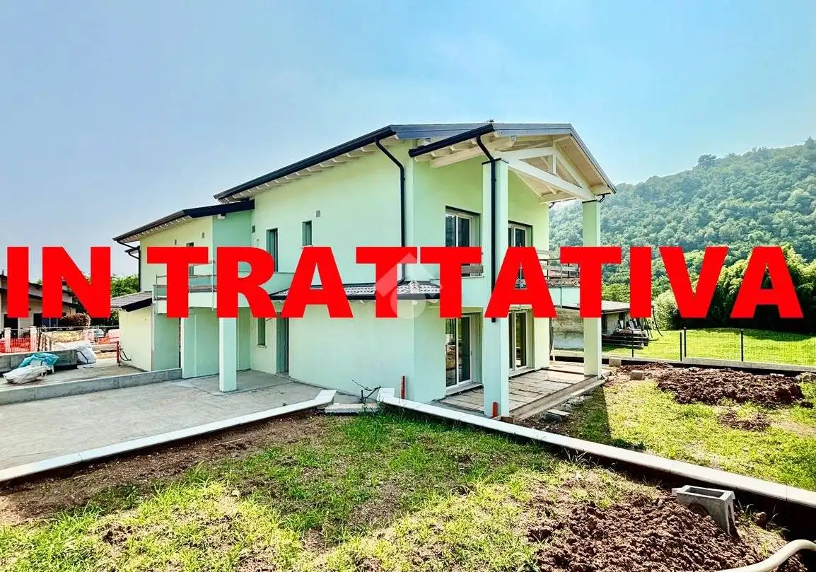 Villa in vendita a Ome