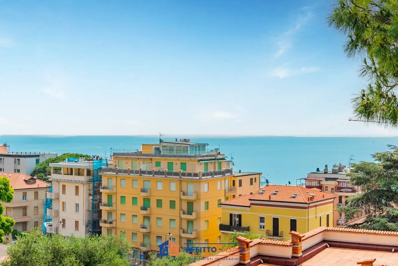 Appartamento in affitto a Alassio