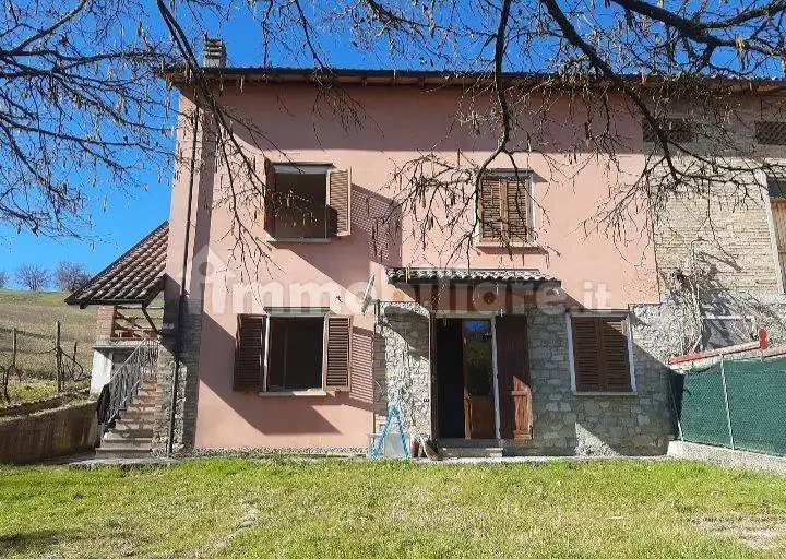 Villa in vendita a Canossa