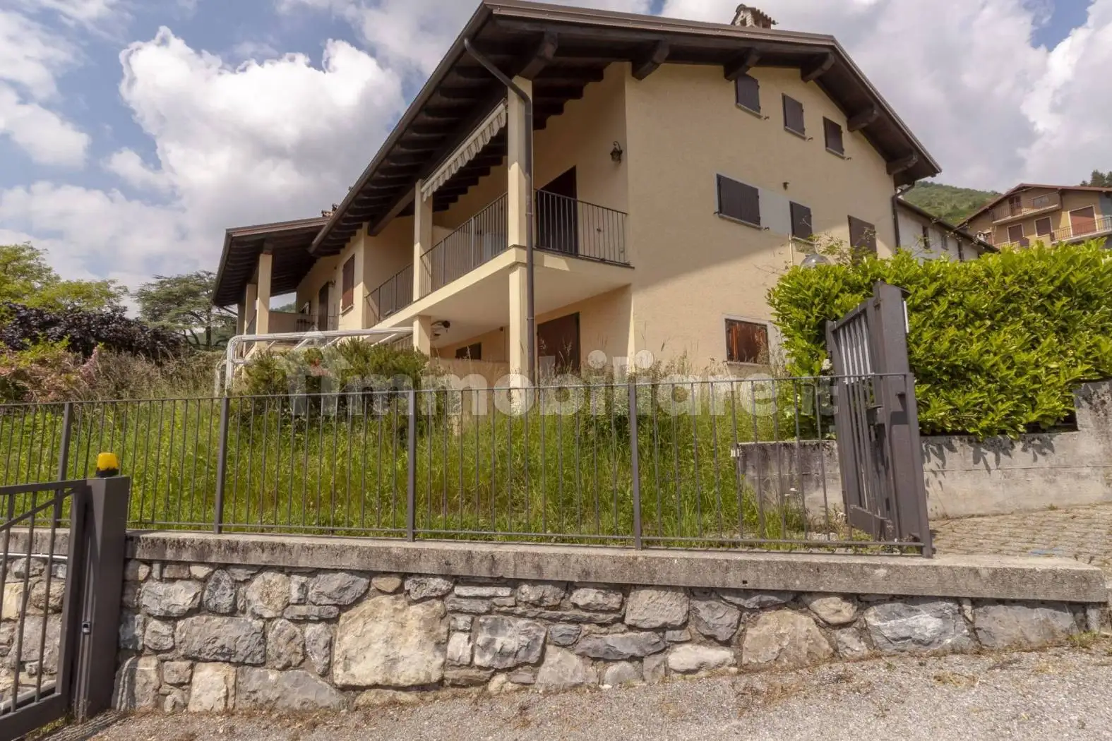 Appartamento in vendita a Esino Lario