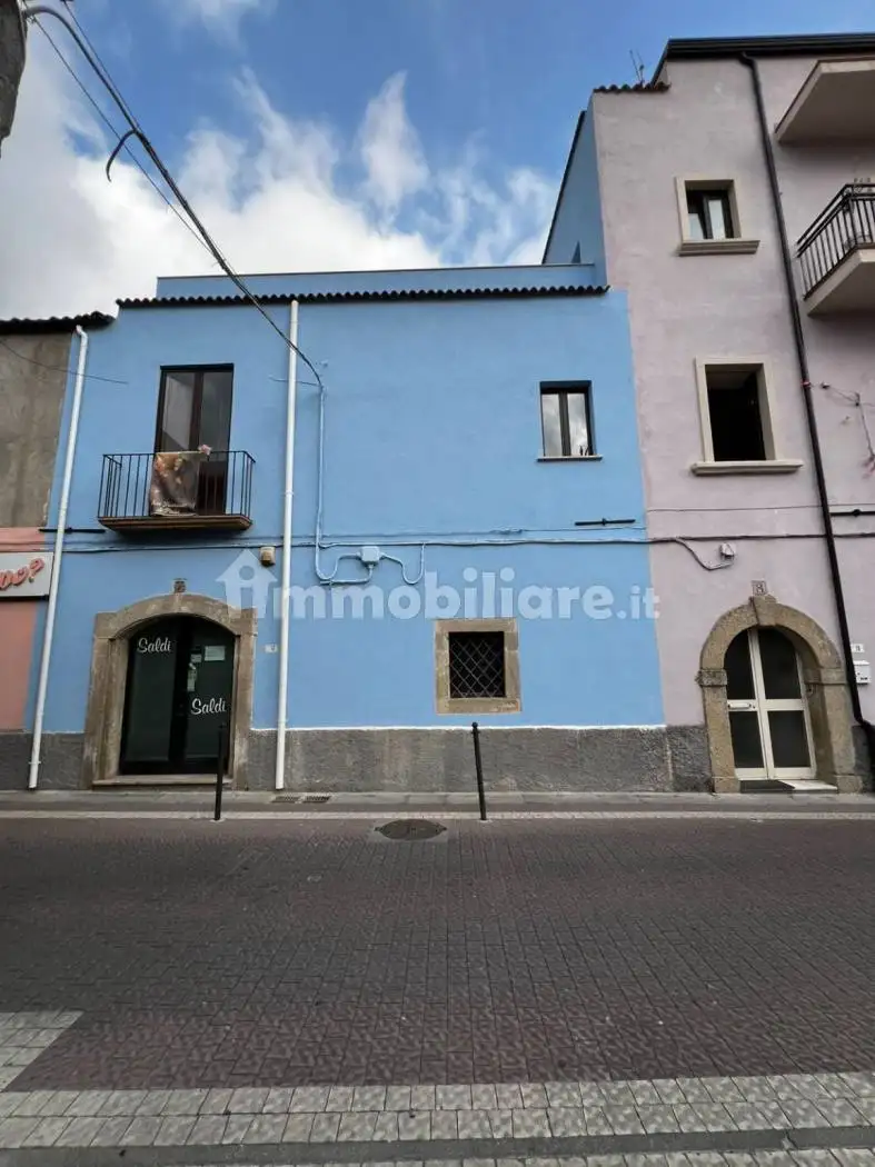 Appartamento in affitto a Paola