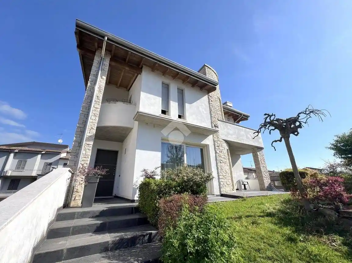 Villa in vendita a Asola