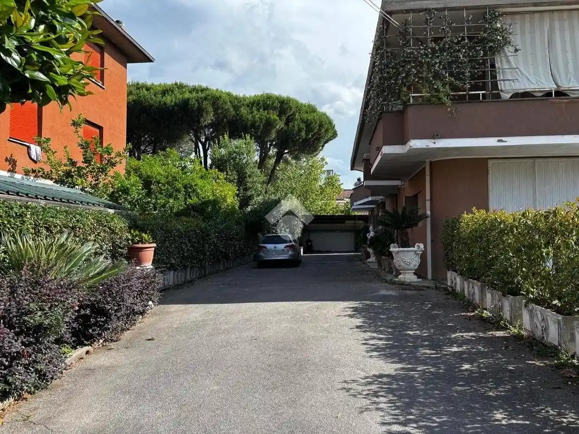 Villa in vendita a Montecatini-Terme