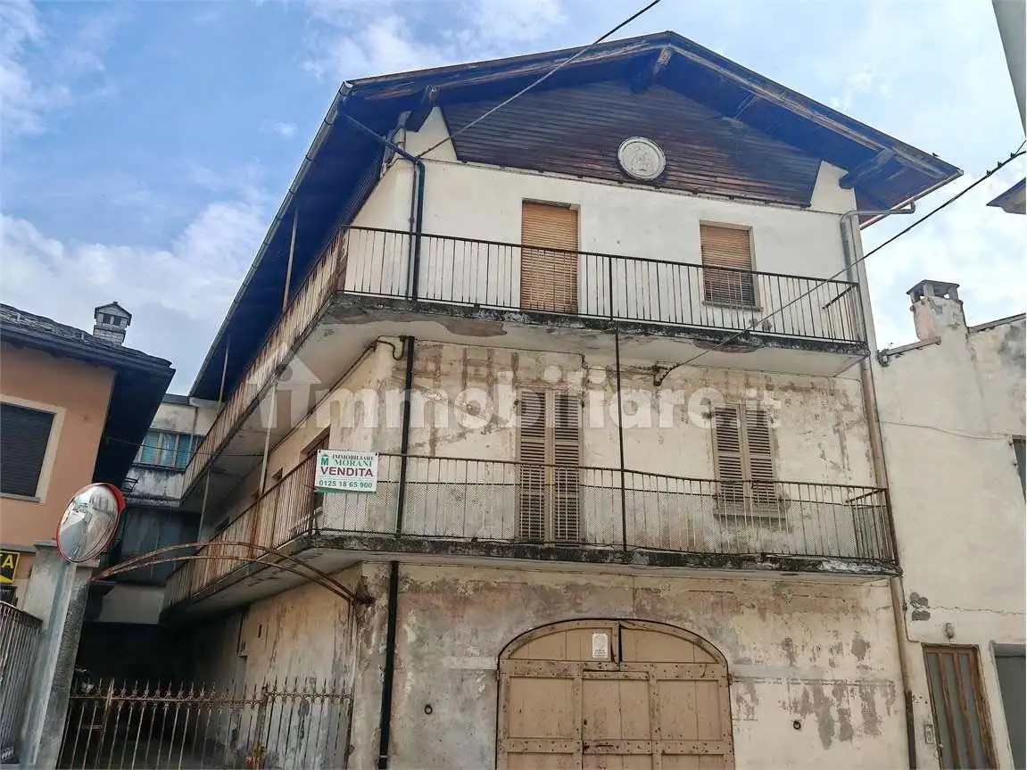 Palazzo - Edificio in vendita a Pont-Saint-Martin