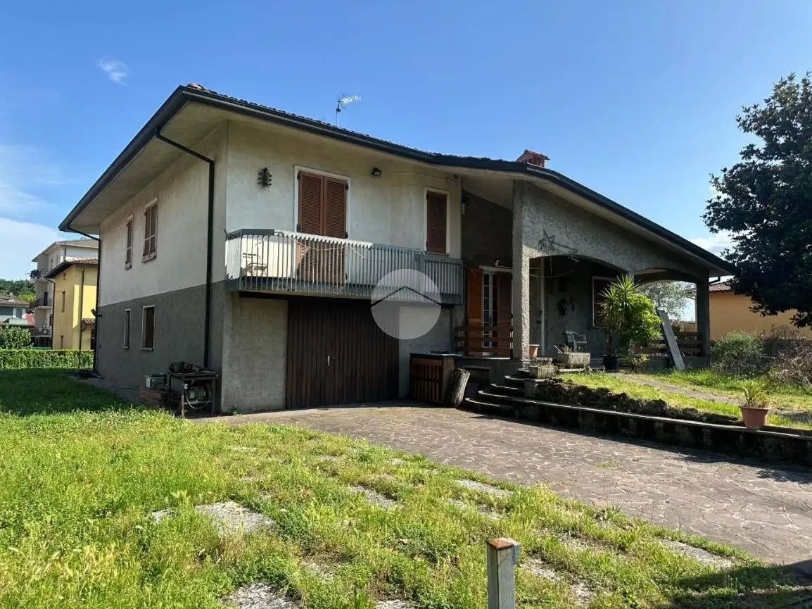 Villa in vendita a Adro