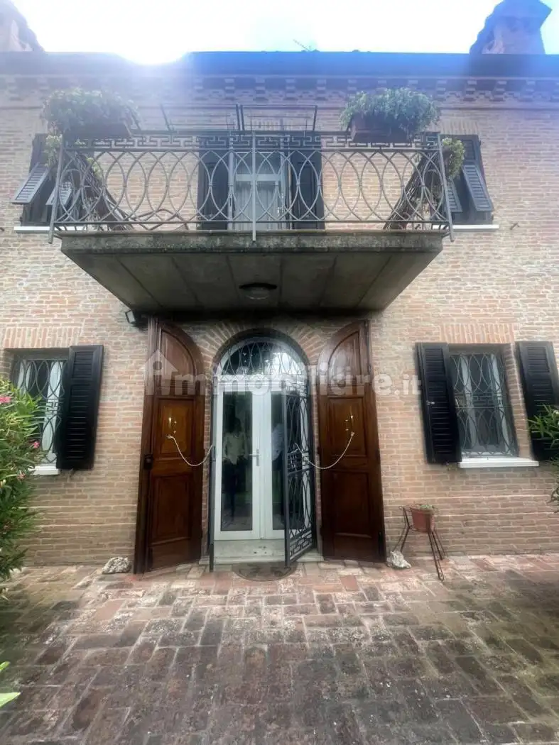 Villa in affitto a Ferrara