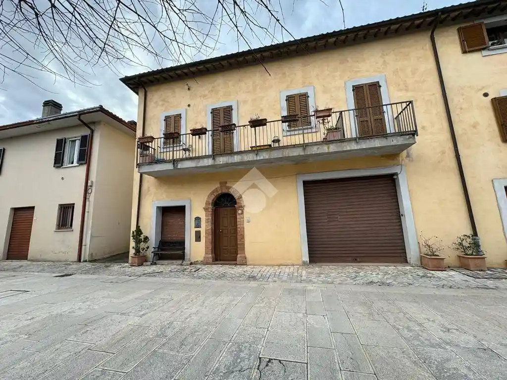 Casa indipendente in vendita a Sellano