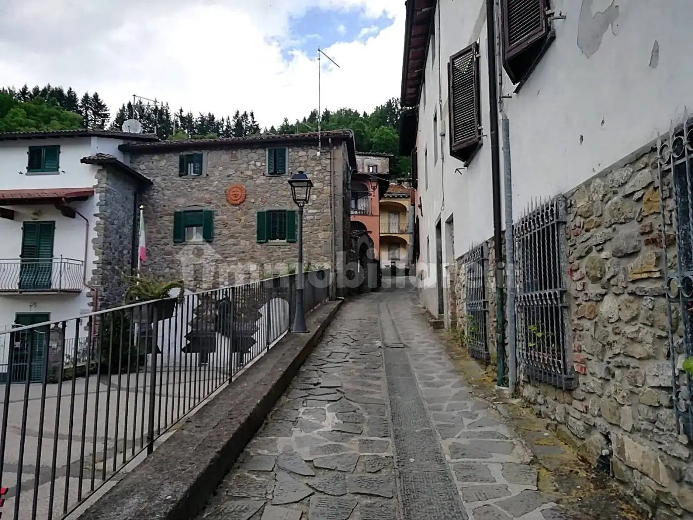 Casa indipendente in vendita a Camporgiano