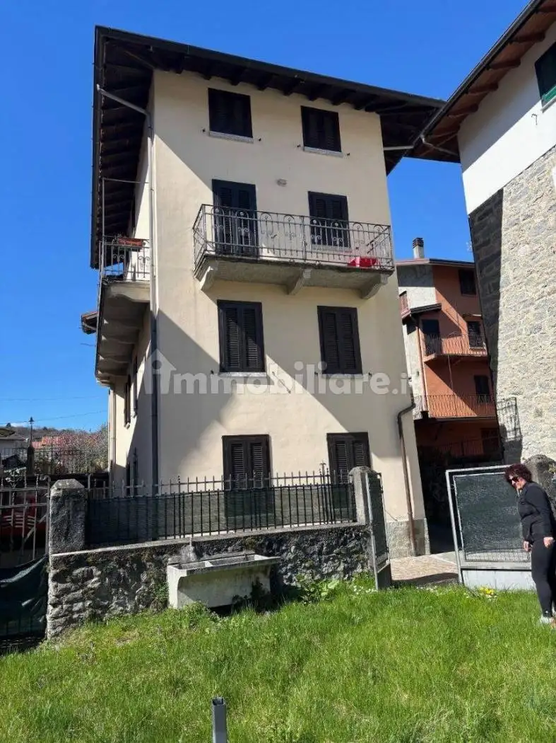 Villa in vendita a Dazio