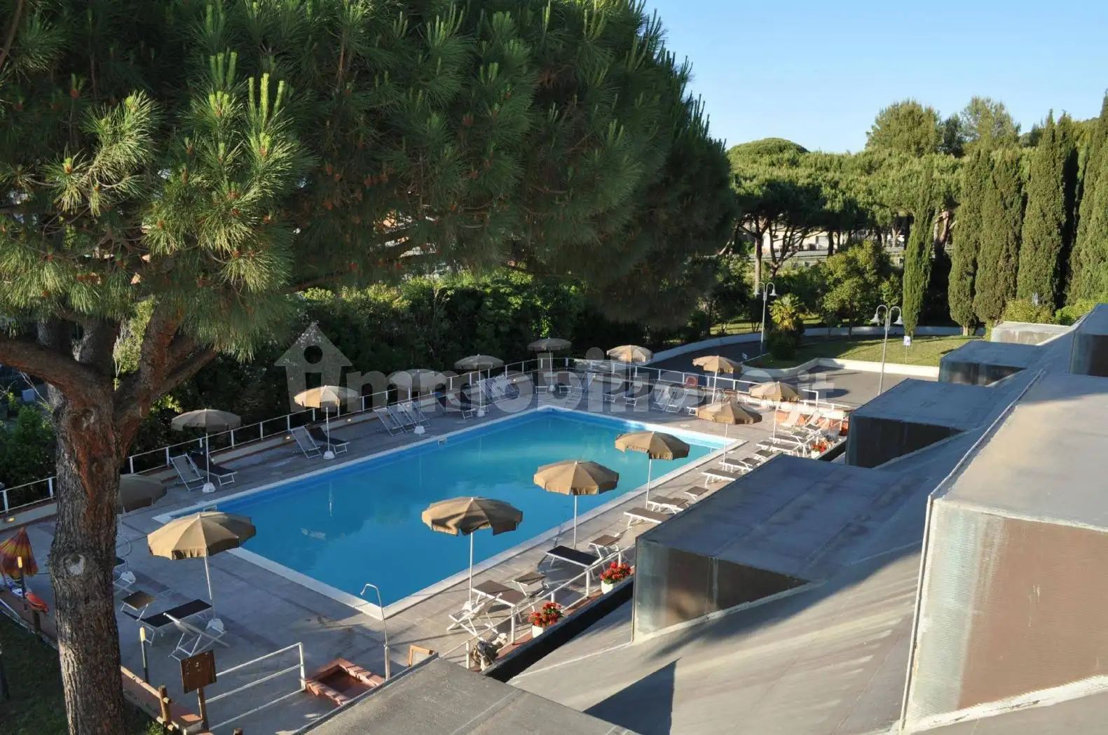 Palazzo - Edificio in vendita a Castiglione della Pescaia