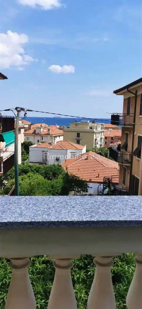 Appartamento in affitto a Varazze