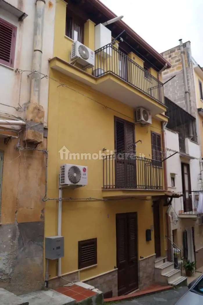 Villa in vendita a Montelepre