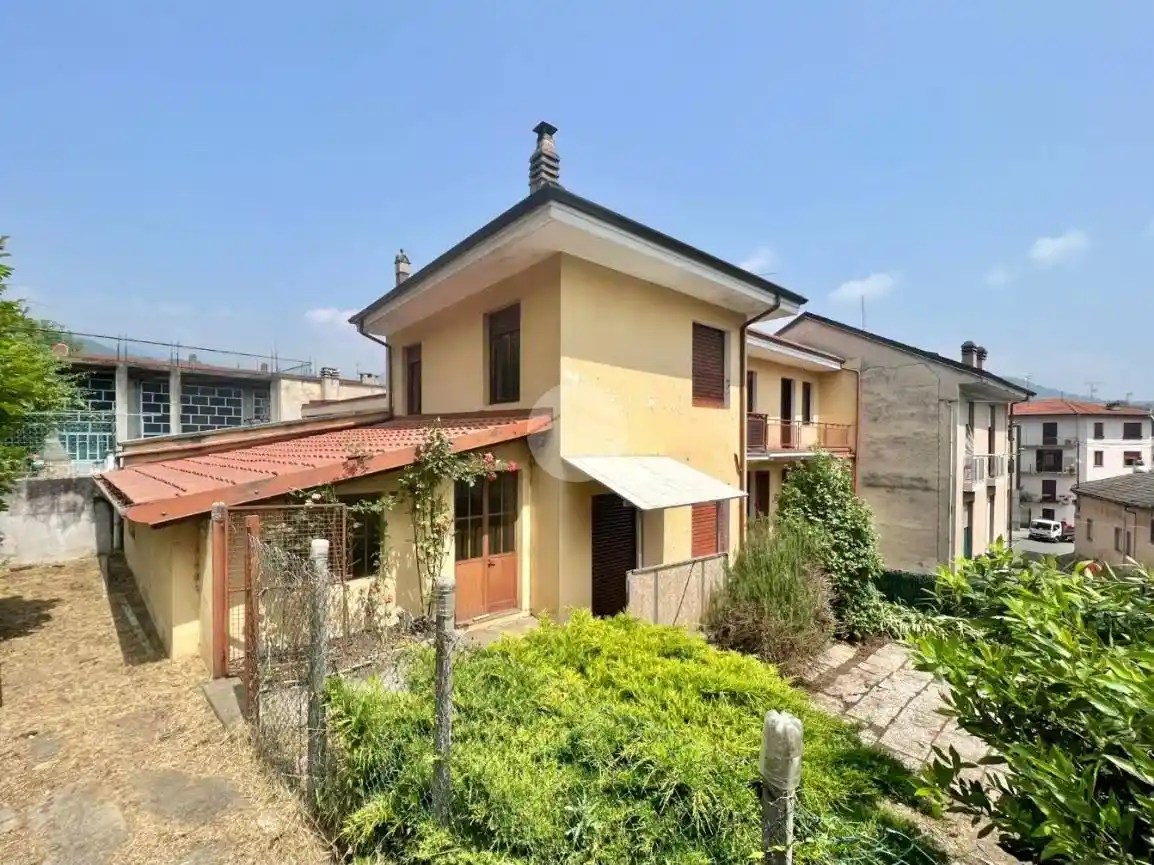Casa indipendente in vendita a Lanzo Torinese