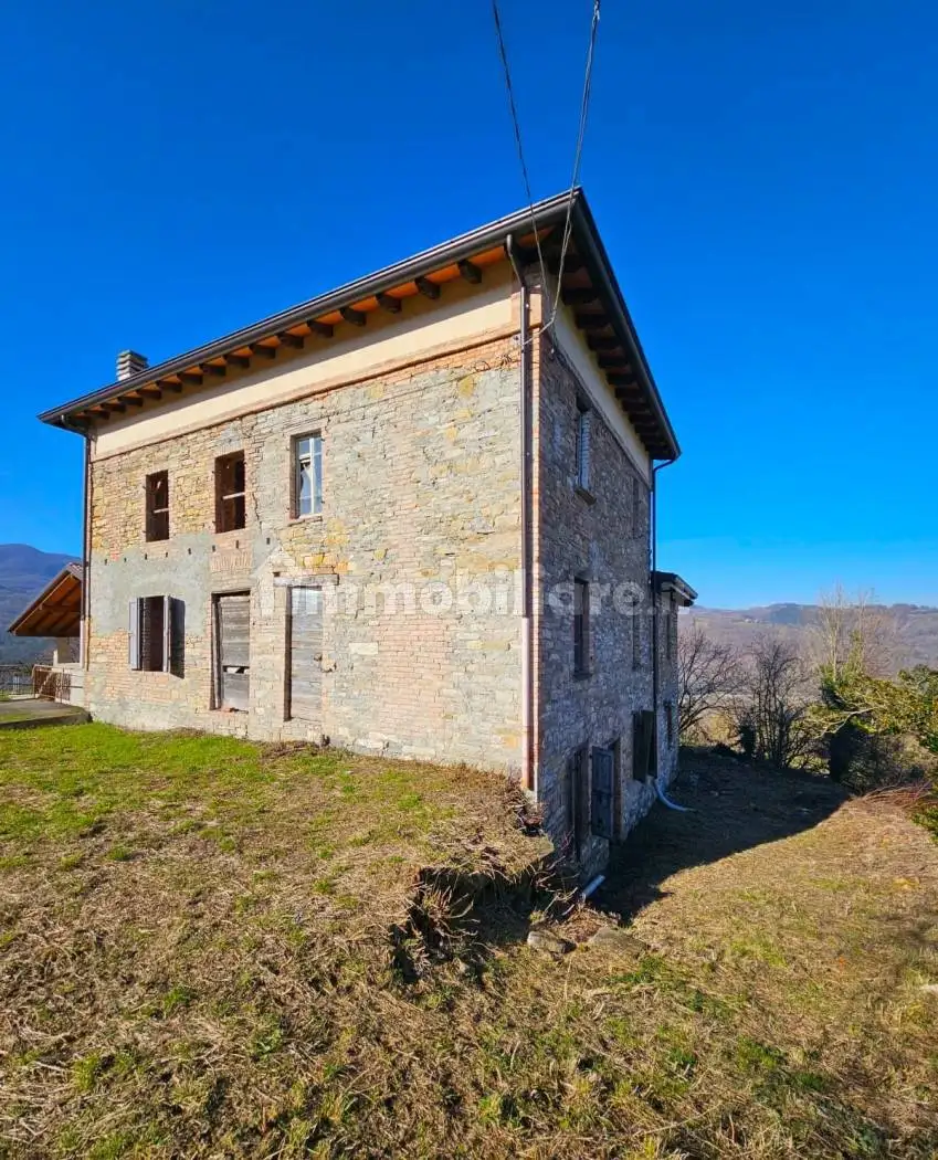 Rustico - Casale in vendita a Vernasca