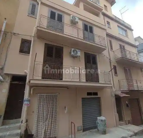 Palazzo - Edificio in vendita a Montelepre