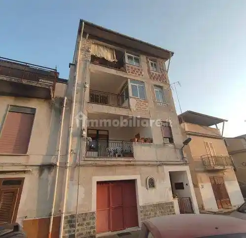 Palazzo - Edificio in vendita a Montelepre