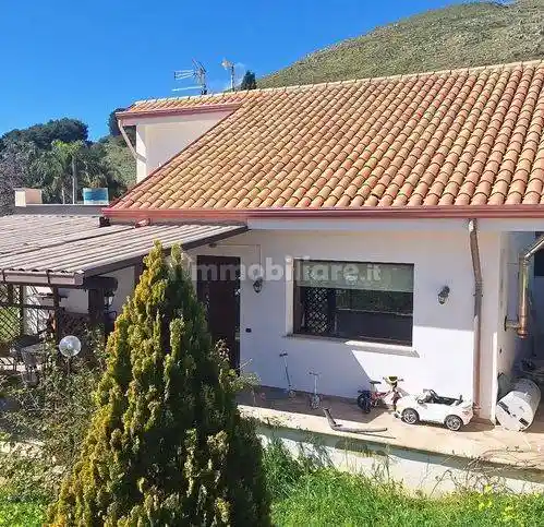 Villa in vendita a Montelepre