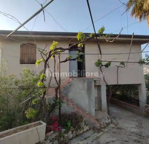 Villa in vendita a Montelepre