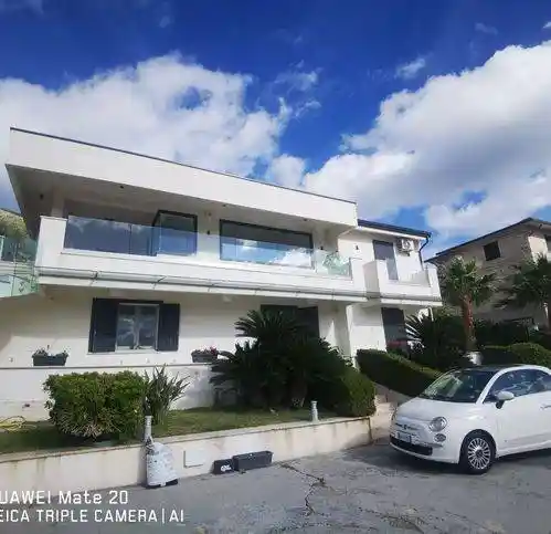 Villa in vendita a Montelepre