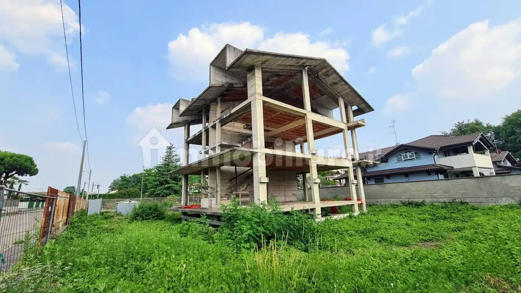 Palazzo - Edificio in vendita a Olgiate Olona