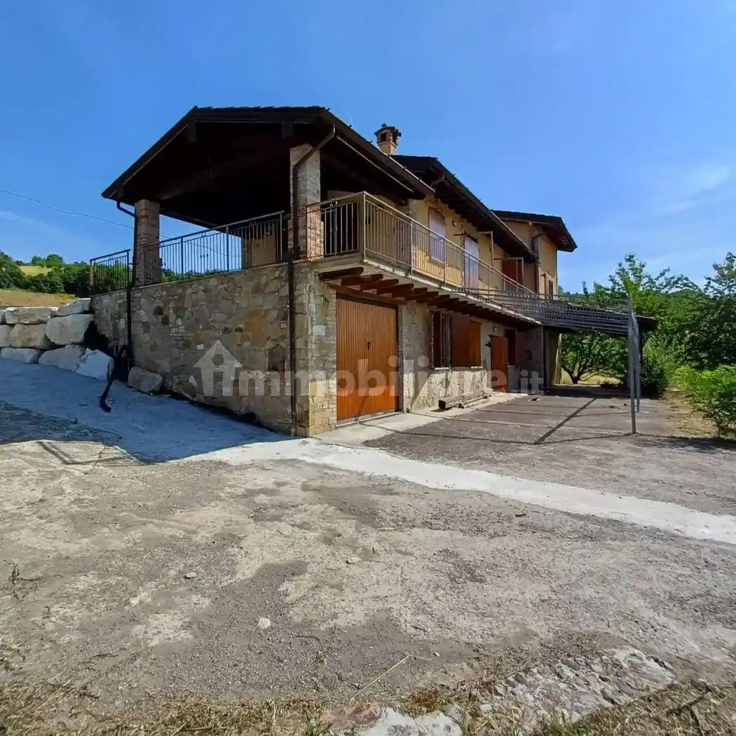 Villa in vendita a Travo