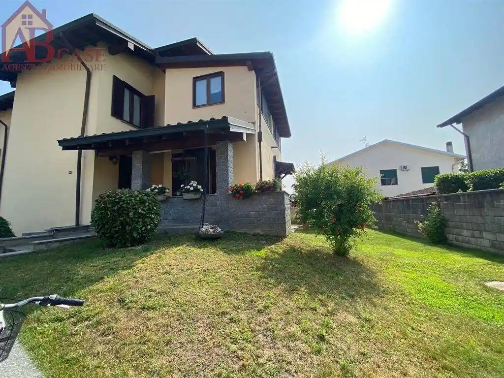 Villa in vendita a Gambolò