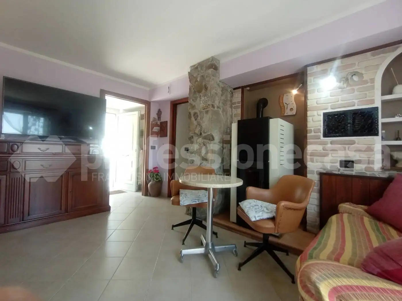 Casa indipendente in vendita a Castel del Giudice