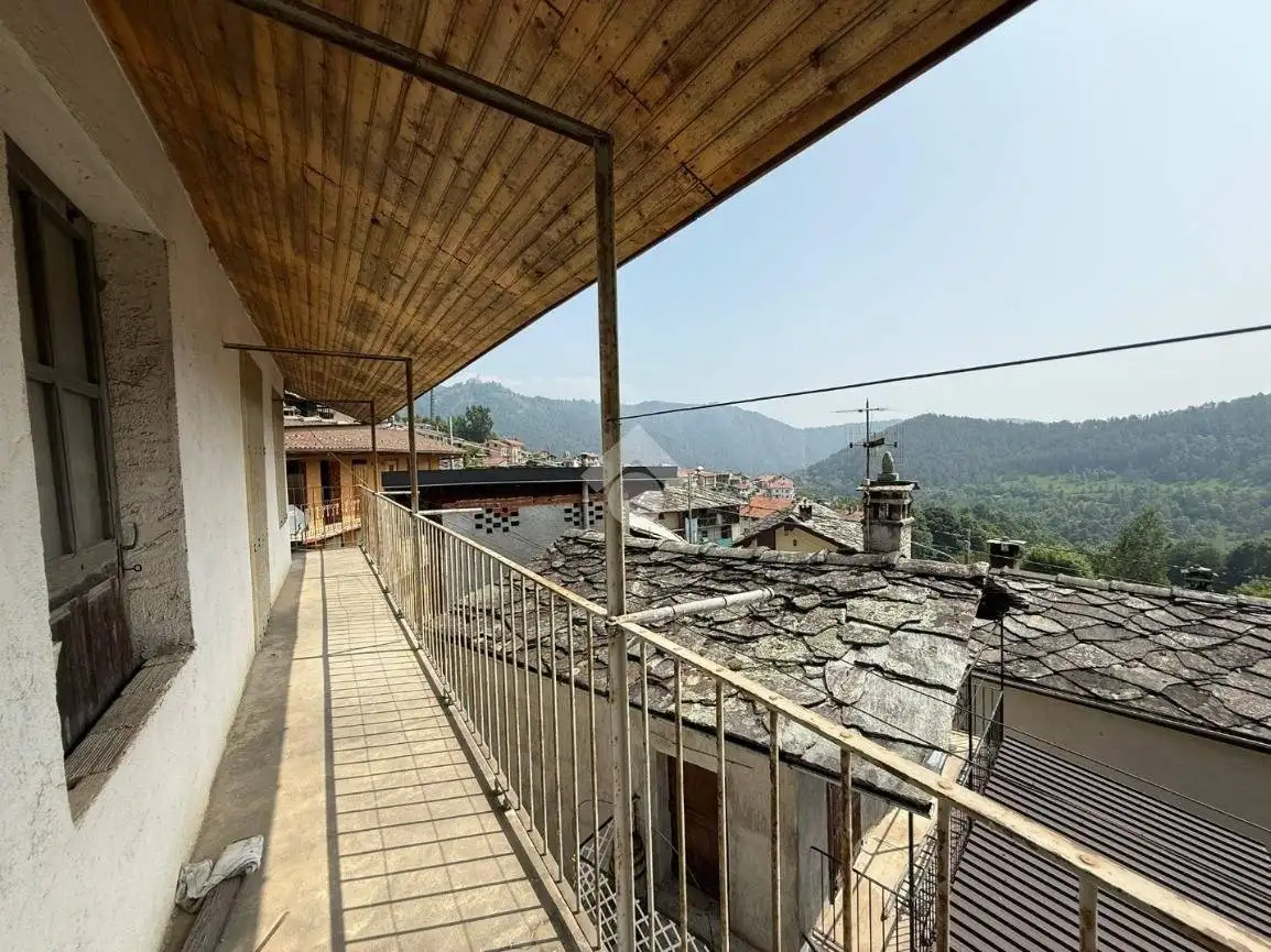 Casa indipendente in vendita a Traves