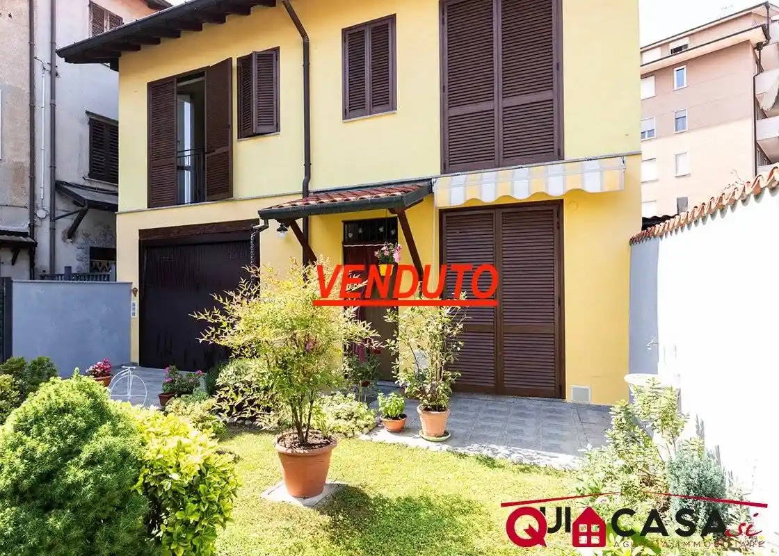 Villa in vendita a Busto Garolfo