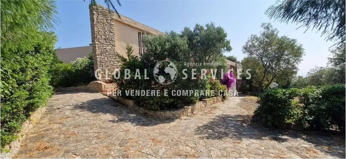 Villa in vendita a Olbia