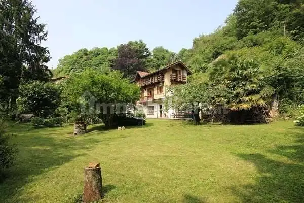Casa indipendente in vendita a Como