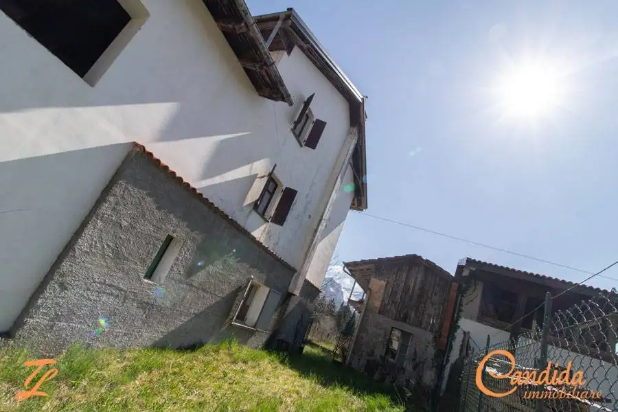 Casa indipendente in vendita a Socchieve