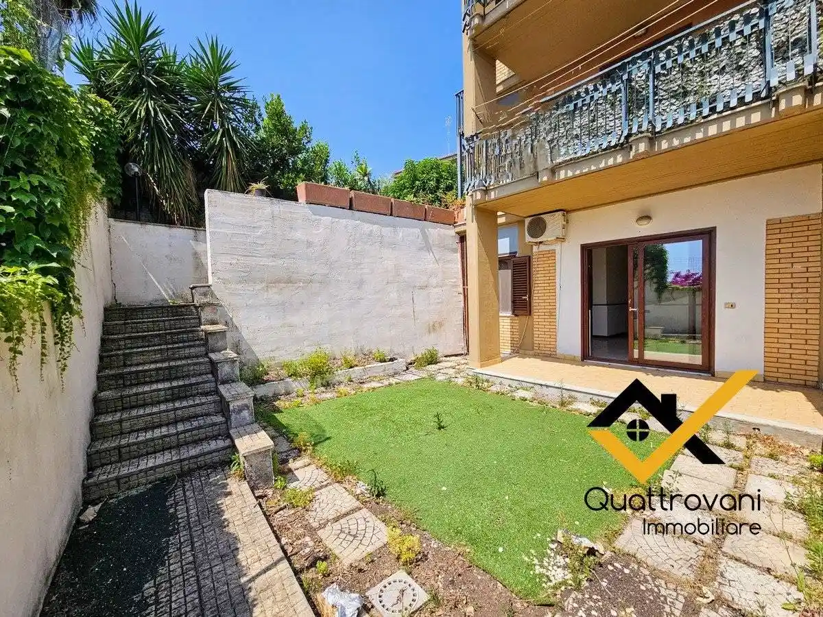 Appartamento in affitto a Aci Castello