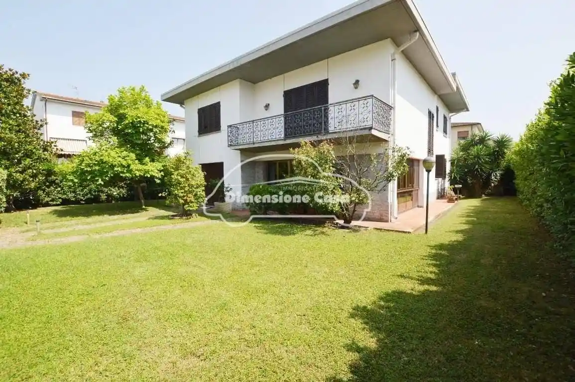 Villa in vendita a San Giuliano Terme