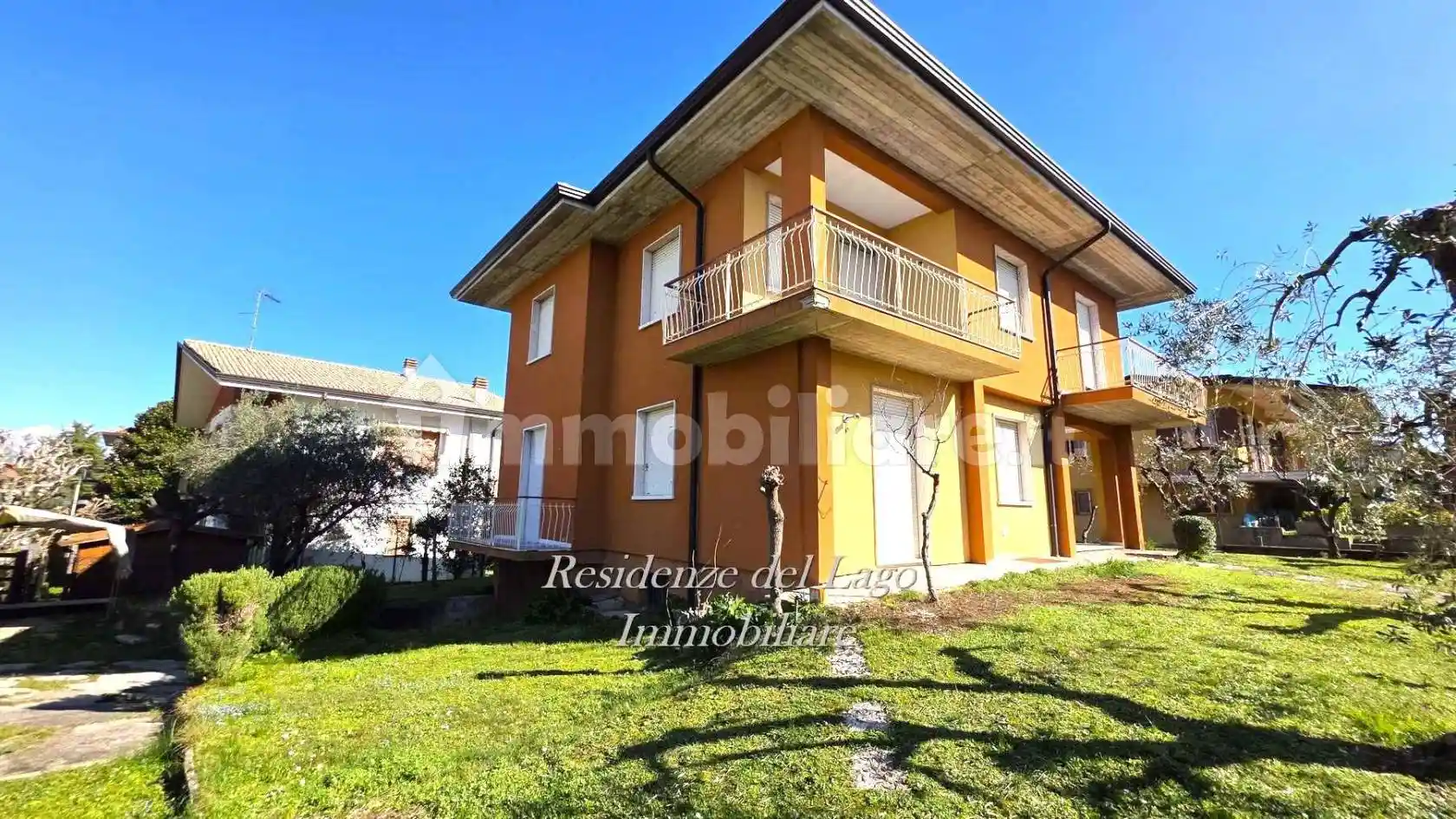 Villa in vendita a Desenzano del Garda