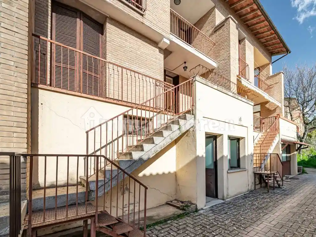 Villa a schiera viale Giovanni XXIII, Zona Nuova, Assisi - foto 2