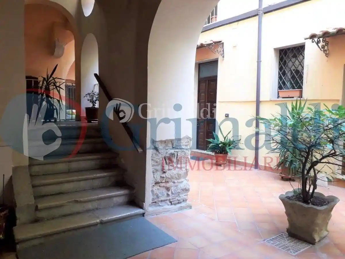 Trilocale via III Settembre, Centro Storico, Benevento - foto 2