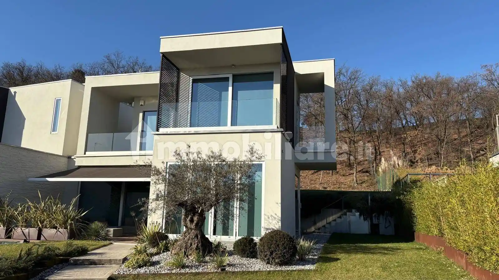 Villa in vendita a Padenghe sul Garda