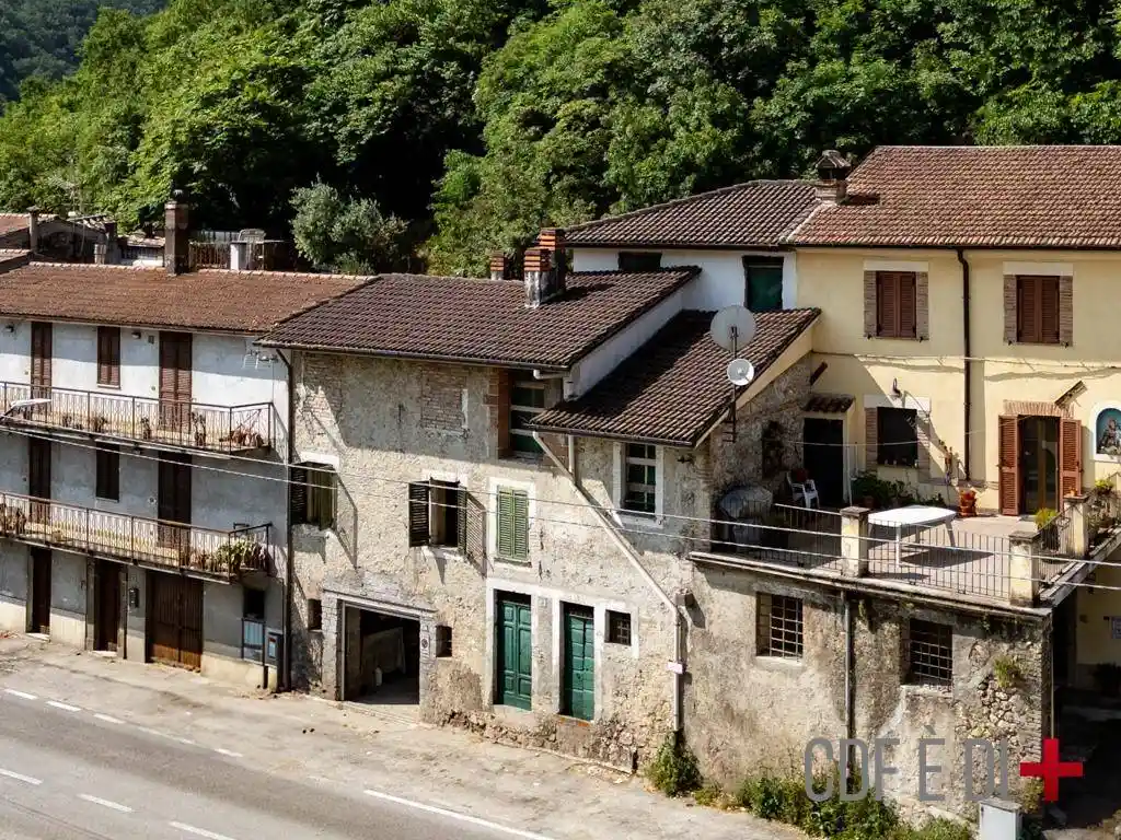 Casa indipendente in vendita a Rieti
