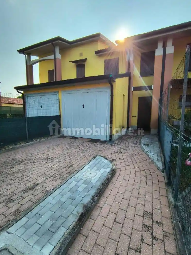 Villetta a schiera in vendita a Correggio