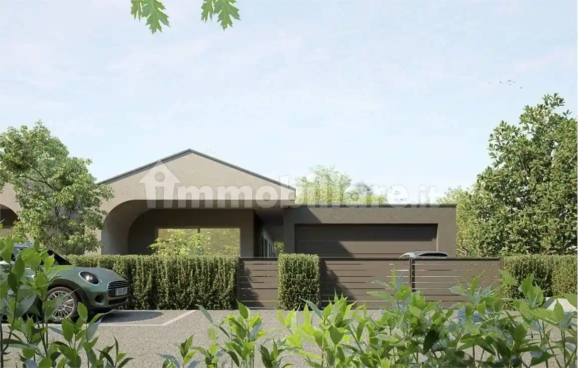 Villa in vendita a Carugo