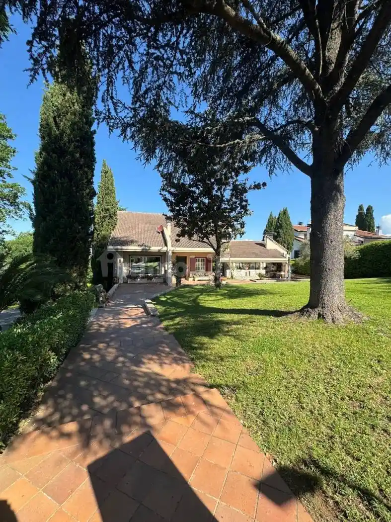 Villa in vendita a Frosinone