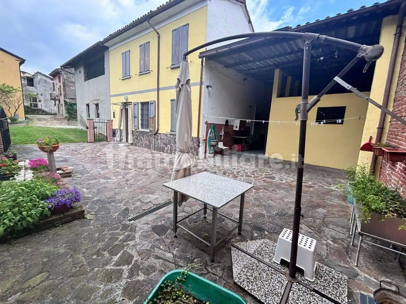 Casa indipendente in vendita a Montù Beccaria