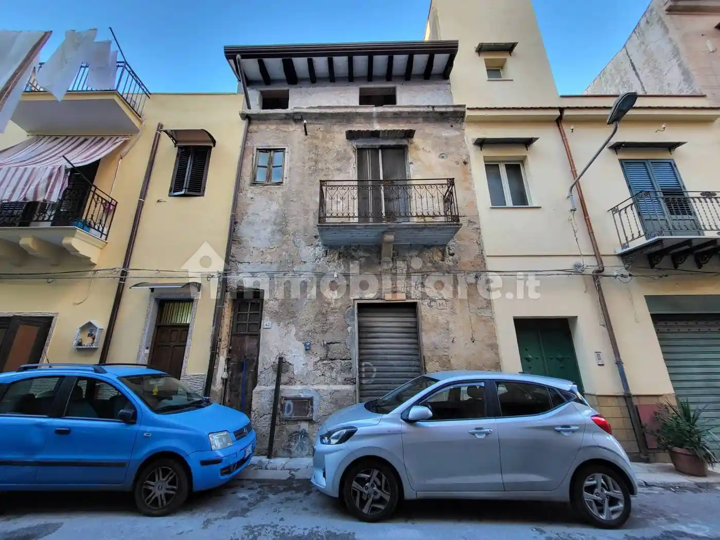 Palazzo - Edificio in vendita a Palermo