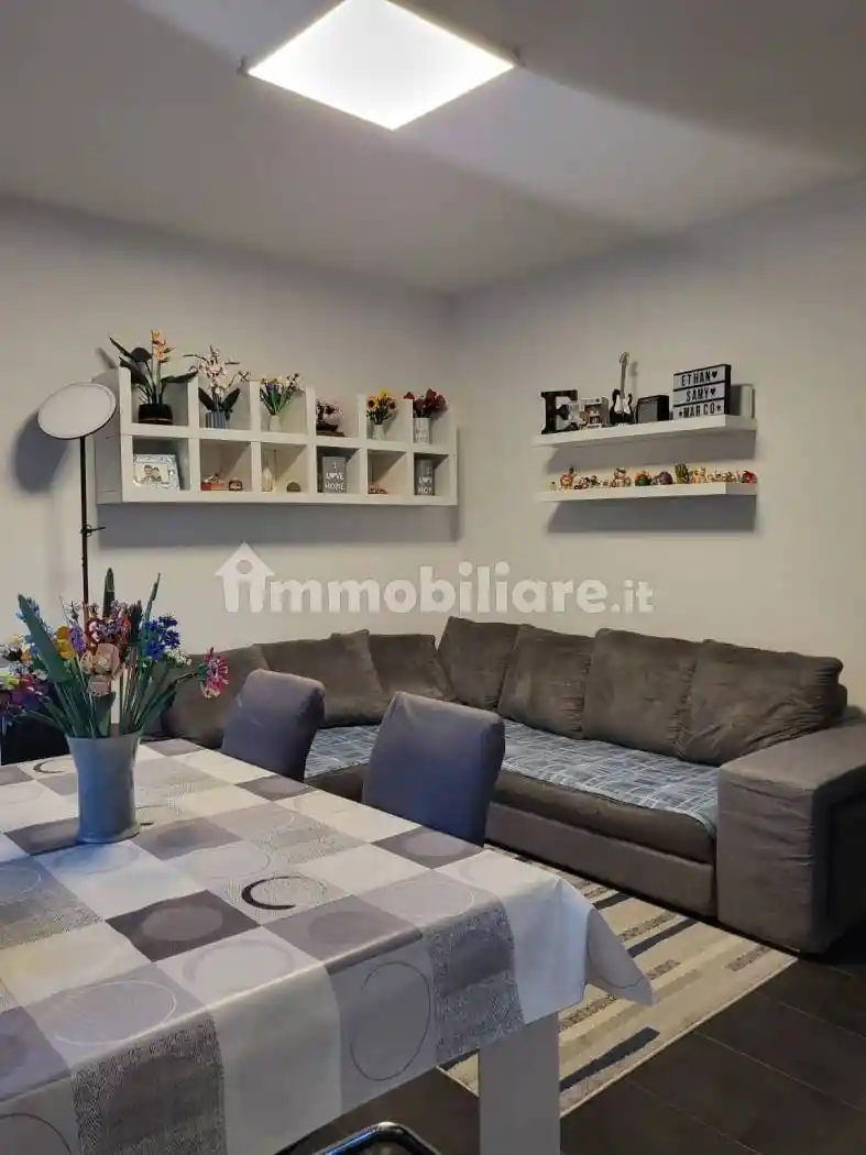 Appartamento in vendita a Biandronno