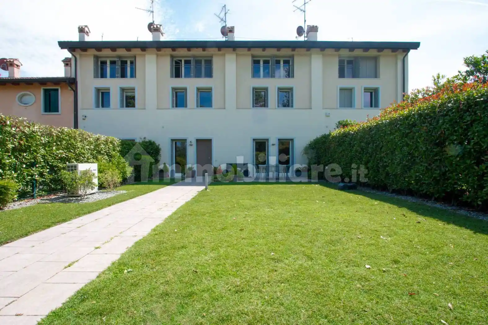 Villa a schiera Lungadige Attiraglio 44, Parona, Verona - foto 2