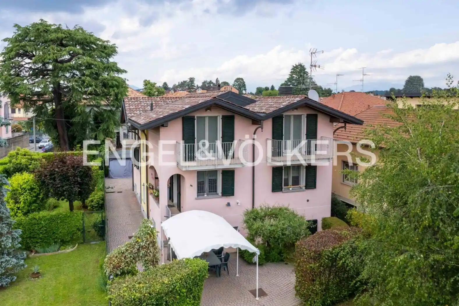 Villa in vendita a Vedano Olona